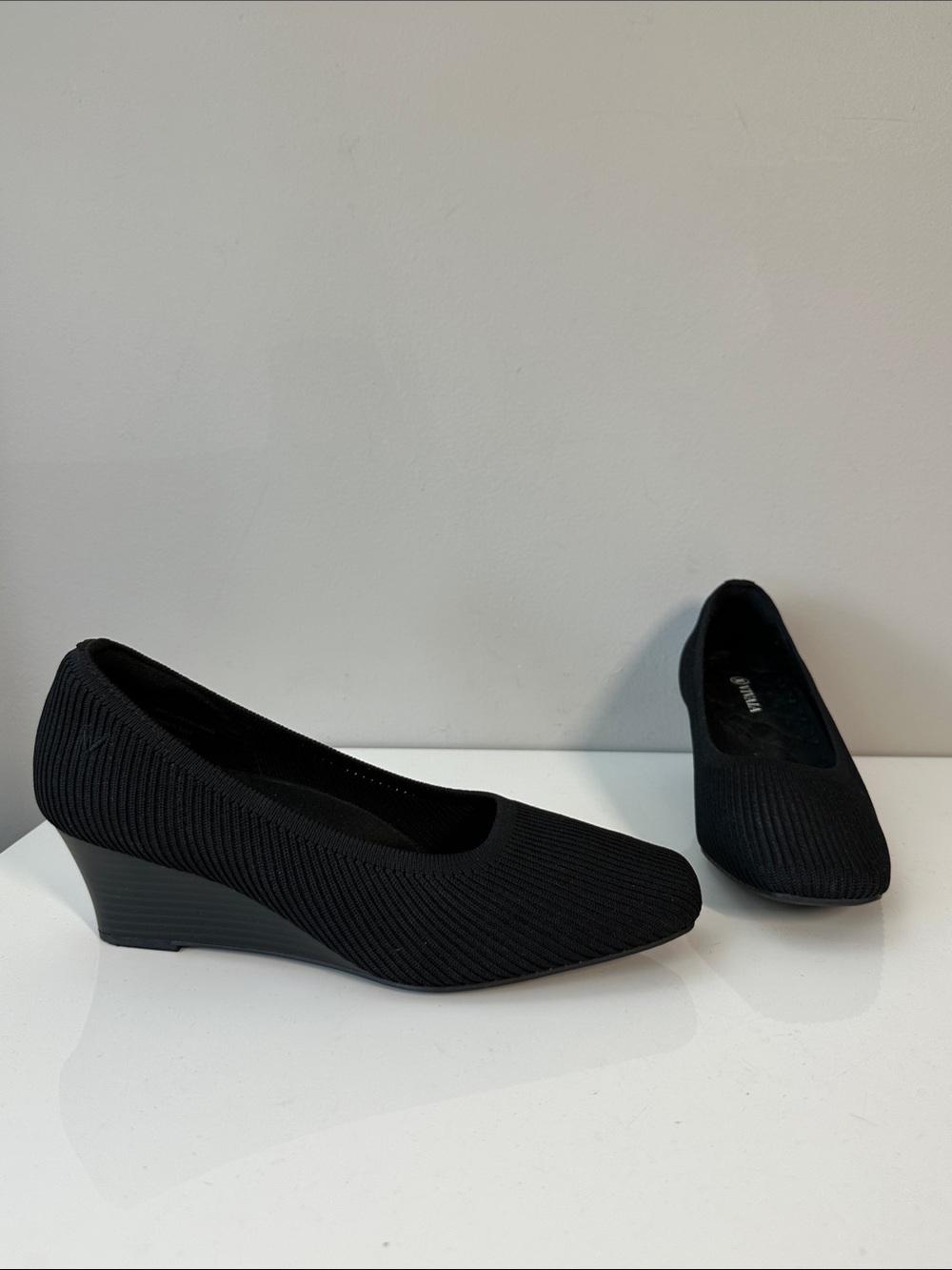 Vivaia Margot Wedge Pro Black Knit Square Toe Shoes Size 40(9)W Comfort